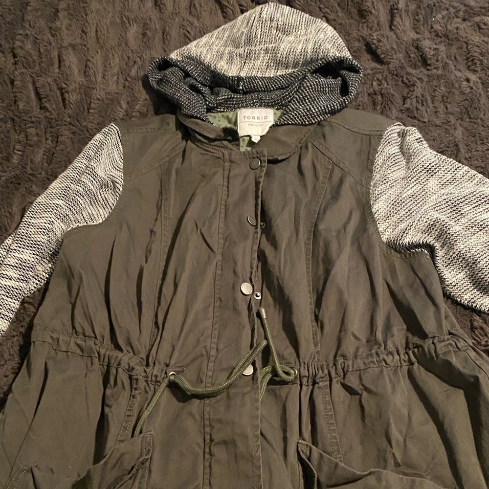 Super cute military green torrid coat